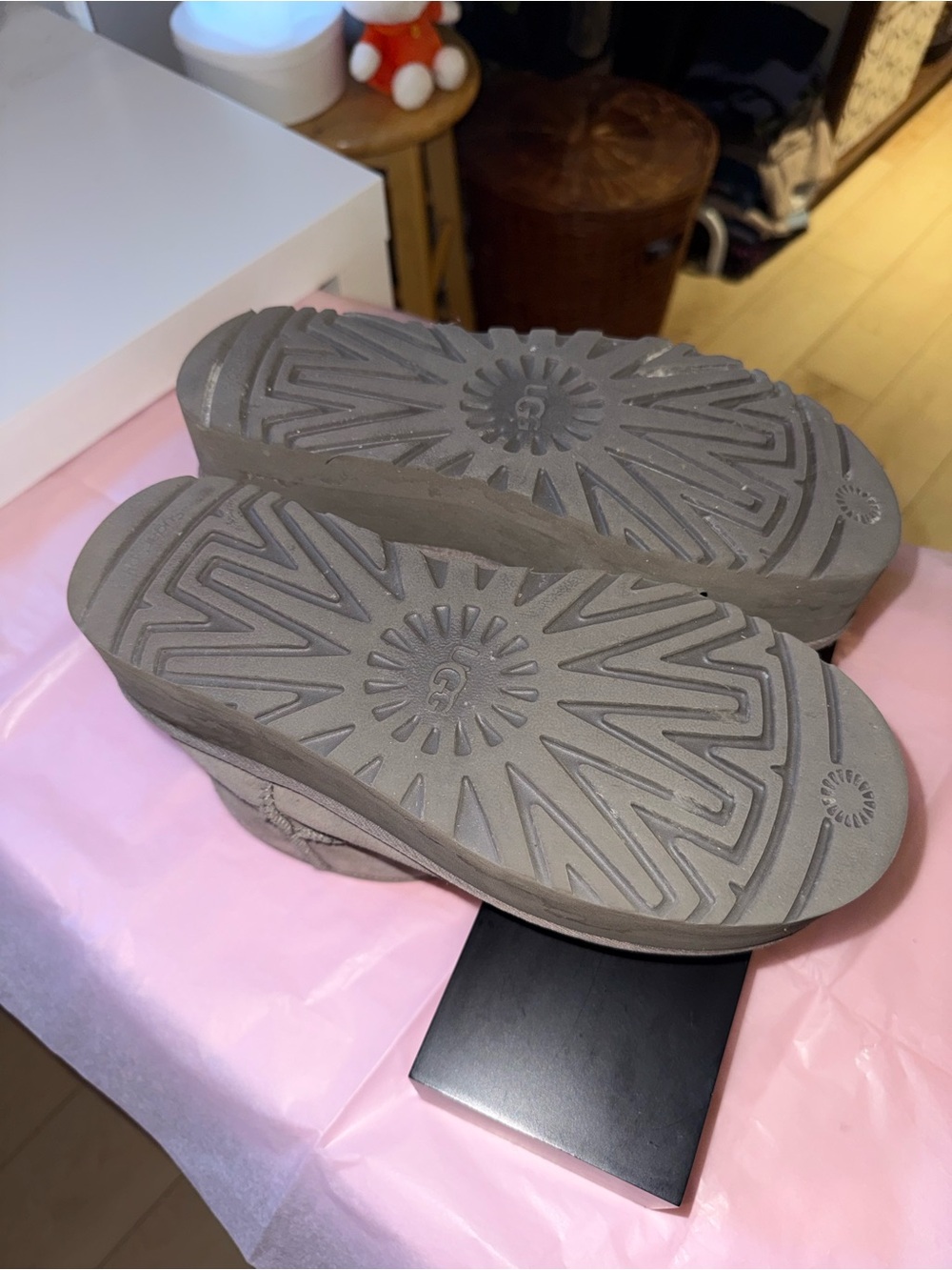 UGG Classic Ultra Mini Platform Boots Grey – Size 8 - Picture 8 of 14